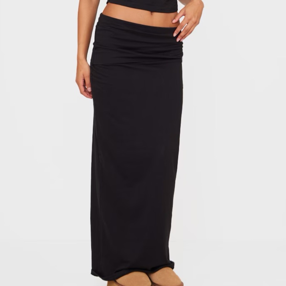 Elegant Black Maxi Dress